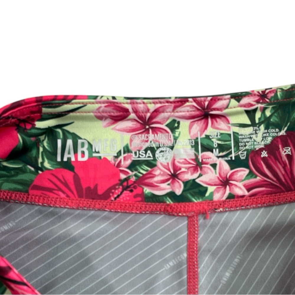 IAB 3” No-Ride Athletic Shorts size 8 Medium in Floral - Picture 4 of 5